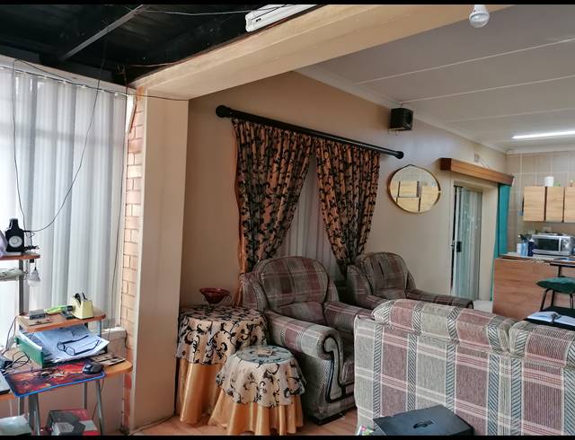 3 BEDROOM FREEHOLD SOLD IN STILFONTEIN EXT 2